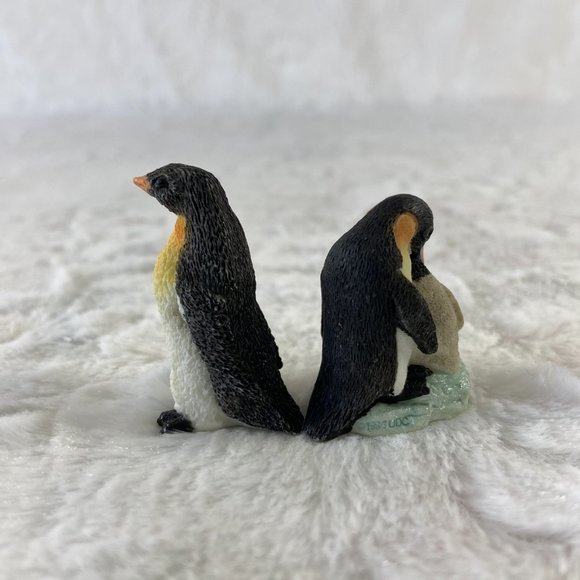 Vintage Stone penguins Mini Figurines  UDC 1996 Figurine 1 1/2" Tall - Picture 2 of 10